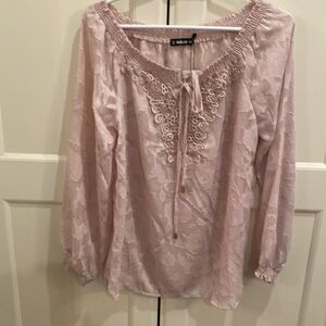 NWT SHEILAY XL LONG SLEEVED TOP WITH ELASTIC AT NECKLINE AND WRISTS TIE AT FRONT